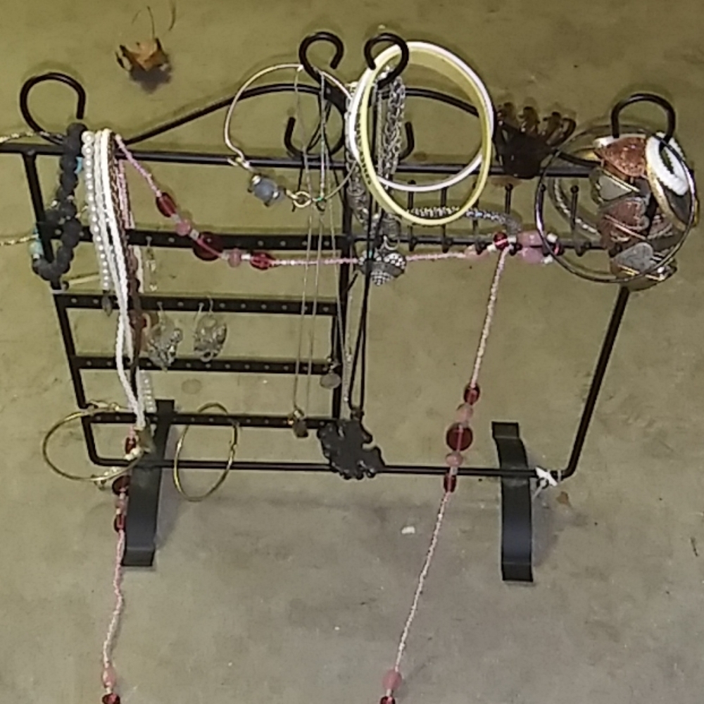 Jewelry stand
